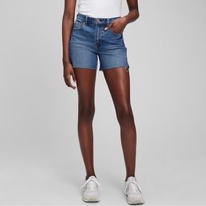 Gap 4” high rise short medium wash